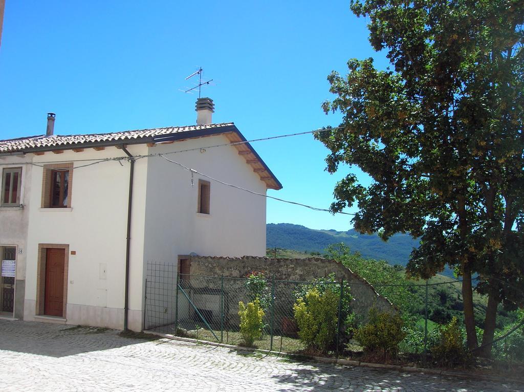 Villa Montagna & Relax à Castel Di Sangro Extérieur photo