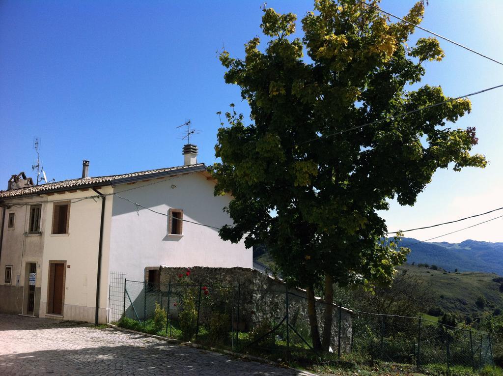 Villa Montagna & Relax à Castel Di Sangro Extérieur photo